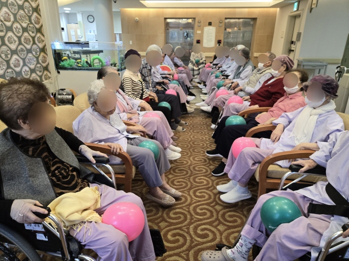 9bdaa89611ffd0ed7f703bb29cbb9b70_1763346930_184.jpg 9bdaa89611ffd0ed7f703bb29cbb9b70_1763346930_184.jpg